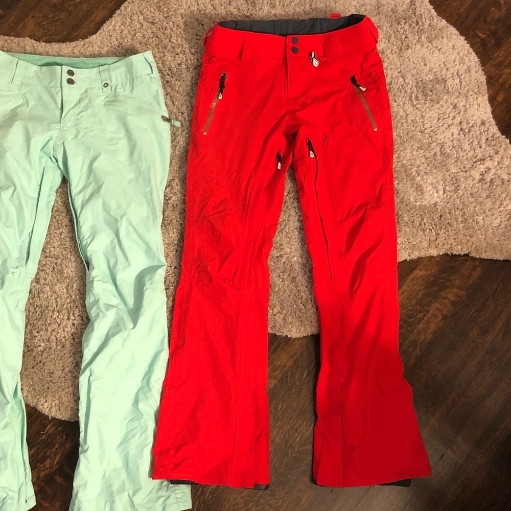 VOLCOM cherry red snow pants XS